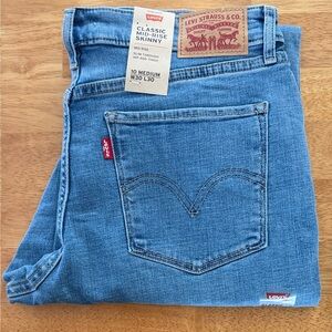 Levi's Classic Mid-Rise Skinny Jeans - Light Blue